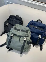 Die neue Sommermode 2023LL fotografierte alle Arten von Outdoor-Tagesreisenden für Männer und Frauen mit demselben wasserdichten Nylon-Rucksack