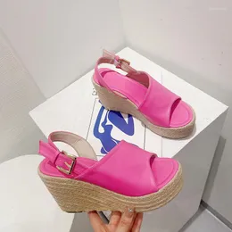 Sandalen Sommerplattform 132 Rattan Gras gewebt Wedges Frauen Peep Zeh Vollfarbe Wildleder Gladiator Schuhe Slingback Schnalle Größe 35-41