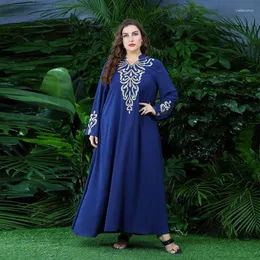 الفساتين غير الرسمية عتيقة زرقاء maxi للنساء التنانير الطويلة بالإضافة إلى حجم ملابس ثوب المهرجان الإسلام