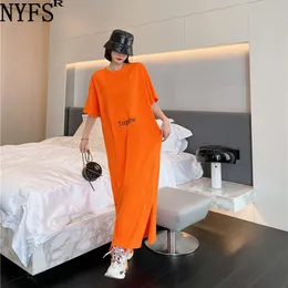 드레스 NYFS 2023 여름 새 한국 느슨한 프린트 짧은 슬리브 여자 드레스 vestido de mujer roobe elbise street 스타일 슬릿 긴 드레스