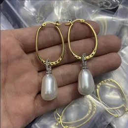 Nuovi orecchini pendenti con perle in oro con diamanti Stile femminile Orecchini a bottone placcati in oro bianco liscio Gioielli di lusso E3028