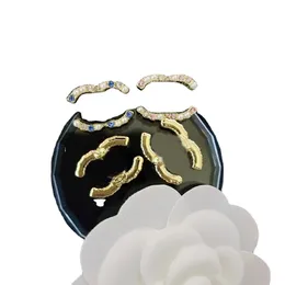Студовые стиль дизайнерские ушные ушные серьги Женские Серьги с марок в форме подвесной подвесной бренд