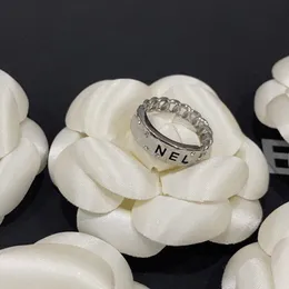 Hochwertige Designer-Liebes-Schraubbandringe für Herren und Damen, Markenbrief, Stahlsiegel, Kupfer, Versilberung, Ring, Liebhaber, Valentinstag, Weihnachten, Schmuck, Größe 7