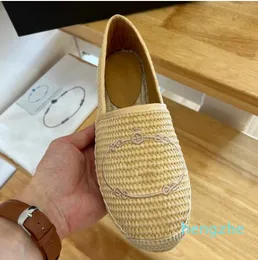 design Scarpe eleganti suola cucita a mano presenta scarpe firmate con battistrada in gomma
