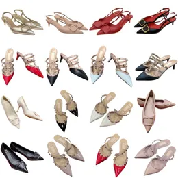 Sandały patentowe designerskie buty seksowne nity wysokie obcasy spiczasty palec palec butów letnie kapcie na zewnątrz szpilki sztyletowe buty damskie paski rujny klamry diamentów