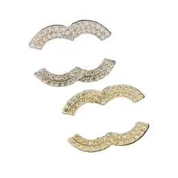 Charme Eleganz Kopie Inlay Kristall Diamant Broschen Luxus Designer Marke Doppel Buchstaben Anzug Kragen Pin Brosche Geometrische Blumen Brosche für Männer Frauen Hochzeit