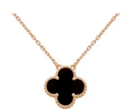 FF40 Designer Pendant Neckor for Women Elegant 4/Four Leaf Clover Locket Halsband Högkvalitativ Choker -kedjor Designer Smycken 18K Pläterad guldflickor gåva