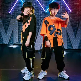 Abbigliamento da palcoscenico Abbigliamento hip-hop cool per bambini T-shirt con top corto arancione Streetwear Pantaloni neri per vestiti da costume da ballo jazz per ragazzi