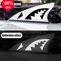 Neue 2 Stück reflektierende Haifischflosse Antenne Autoaufkleber Autozubehör Dekoration Aufkleber Universal Vinyl Aufkleber