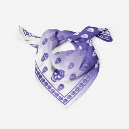 Cachecóis Factory Wolesale 2023 Estampa de Designer Lenço Quadrado Feminino Bandana Faixa de Cabelo Feminino Envoltório de Cabeça Xaile Feminino Moda Lenço de Pescoço