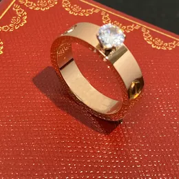 High-End-Marken-Designer-Brief Bandringe Luxus eingelegtes Diamantschmuck Ring 18k Gold plattiert Ring Stahl Siegel Fashion Liebhaber Weihnachtsgeburtstag Geschenk Accessoire