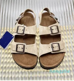 2023 Designer Slide Retro Frosted Sandálias Chinelos Dedo do Pé Redondo Fundo Plano Sapatos Femininos Baotou Chinelos Masculinos Casal Sapatos Ao Ar Livre