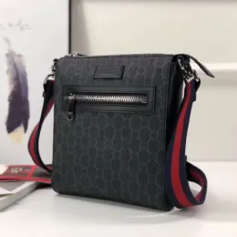Nya män crossbody axelväska stilar olika storlekar handväska lyxiga designers väskor pochette flera fickor 523599 mode messenger väska 2022