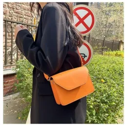 Evening Bags Trendy Women's Crossbody Bag Small Square Handbag Fashion Solid Casual Simple Wide Strap Retro One Shoulder Messenger