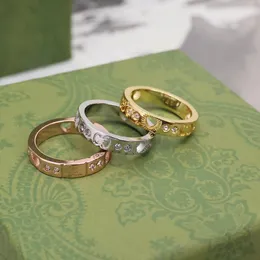 anello di design Anelli di lusso per donna anello in oro anelli da uomo anello d'amore anelli cavi con diamanti anelli di fidanzamento a stella coppie regali di compleanno di alta qualità
