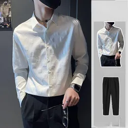 Tute da uomo 2023 Set da uomo Camicia a maniche lunghe con risvolto in tinta unita Pantaloni 2 pezzi Set Streetwear Pieghettato Abiti casual moda allentata V14