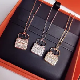 Designer Handbag Pendant Necklace with Full Diamond H Letter Rose Gold Brand Jewelry and Accessories for Valentine's Day Gifts Ladies Atmosphere Necklace Pendant