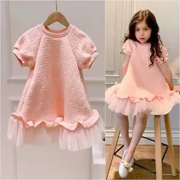 Flickans klänningar vår sommarflickor klänning mode 2 9y barn rosa lång baby kortärmade nät prinsessan tonårskläder 230609