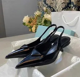 2023 Designer Sandals Pointed High Heel Single Shoes P Triangle Kitten Heels Sandal for Women Black White Pink Blue Wedding Shoes with Dust Bag