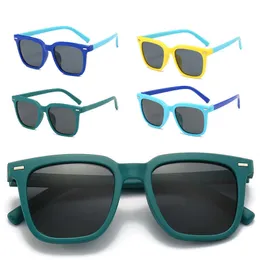 Yitana Wholesale Kids Sunglasses Bulk Proplized UV400 حماية زينة تجمع للأطفال الذين تتراوح أعمارهم بين 3-9