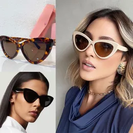 MIUI CAT MOSY MOSYKI EYE WOMEN STULASSES SUNER CLASS Klasyczny czarny rama żółw ramy moda kobiety na zewnątrz 04ys lunettes de soleil pour femme