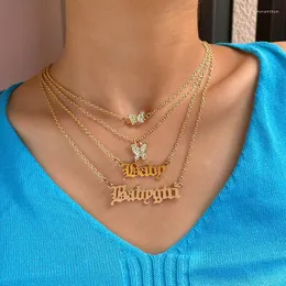 Łańcuchy wielowarstwowe błyszczące kryształowy motyl Naszyjnik dla kobiet złoty kolor stali nierdzewnej Babygirl Letter Metal Jewelry