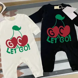 在庫に100％綿の幼児生まれた男の子の少女デザイナーブランドのレターコスチュームオーバーオールオーバーオール服ジャンプスーツキッズボディースーツの赤ちゃん