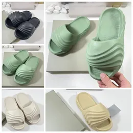 New type of shitting sensation silent anti slip wear-resistant slippers couples at home indoor and outdoor bathroom slippers Beach Resort slippersmen and women 2023