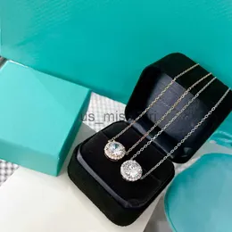 Pendanthalsband lyxiga hänghalsbandsdesigner Shinning Big Round Zircon Crystal Charm Choker for Women Fashion Wedding Love Jewelry J230612