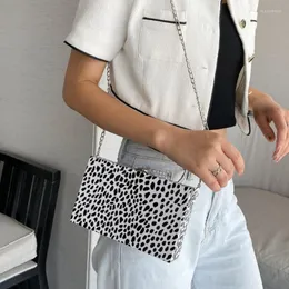Bolsas de noite com estampa de leopardo pequena bolsa quadrada para mulheres 2023 bordado coreano moda corrente versátil caixa mensageiro de ombro único
