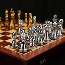 Inglês versão internacional xadrez chessman cor ouro e prata