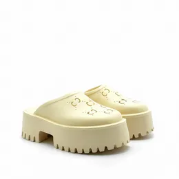Slippers Designer Slippers Sandals Mules Platform Perforated Sandal Luxury Brand Ladies Hollow Slipper Sandles Thick Soled Fashionable Shoes