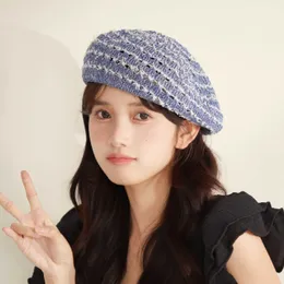 Berets vår och sommar japanska kvinnors andningsbara ihåliga stripe artist hatt mode söt basker g220612