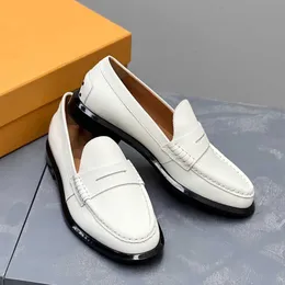 Tavola alta 2023 nuova suola a fagiolo stampata con lettera di temperamento in seta di patate quattro stagioni Scarpa slip-on scarpe singole da donna