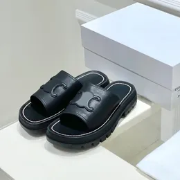 Chinelos Clea de alta qualidade palmilha de couro Sandálias de plataforma Triomphe em relevo dedos abertos designer de luxo para mulheres sandálias de férias sapatos de fábrica