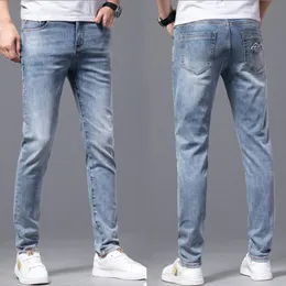 Mens Designer Jeans Light Sky Blue Distressed Solid Color Slim Fit Motorcykelcyklister för män Fashion Mans Blue Hip Hop Pants