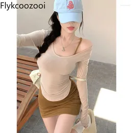 Abiti da lavoro Flykcoozooi Abito da donna con spalle scoperte Scollo a barchetta T-shirt sottile Top Girs sexy Camis Desses Chic Stile coreano Due pezzi