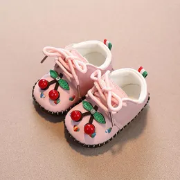 Första Walkers Baby Girls Toddskor Söt tecknad frukt Anti-Slippery Infant Footwear Ergonomics Soft-Soled Korean Style Fashion