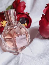 Designer parfym kvinnor 100 ml blommor för lady eau de parfum body spray lång tid leva frangrace gratis snabbt fartyg