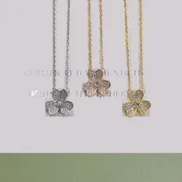 新しいFrivloes Fritillariaラッキーヴァンクローバーネックレス3花ファッションダイヤモンド舗装されたペンダントネックレス