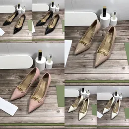 Tasarımcı Kadınlar Elbise Ayakkabı En Kaliteli Yüksek Topuklu Seksi Parlak Mat Nemli Ayak Elbise Ayakkabıları Zarif Banliyö Sandaletleri Kutu