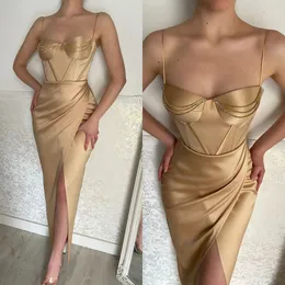 Champagne Gold Prom -klänningar pärlor spaghetti slit party aftonklänningar veckar formell lång speciell tillfälle klänning