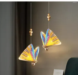 펜던트 램프 2023 샹들리에 북유럽 나비 회전 계단 긴 고급 LED 조명 실내 조명 침대 옆에 매달린 천장 램프