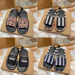 7A Pantofole eccellenti Sandali Donna Fashion Letter Slides Luxury Summer Ladies Hotselling Flip Flat Rubber Gear Bottoms Sandalo Beach Designer Shoes