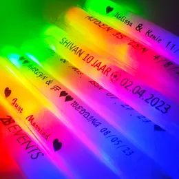 Inne imprezy imprezowe zapasy LED Glow Sticks Glow Foam STYGS Dostosowane spersonalizowane patyki na zapalanie pałki różdżki świecące w ciemnym przyjęciu weselnym 230612