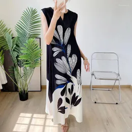 Vestidos casuales Miyake plisado con cuello en V sin mangas geométrico Glower estampado negro para mujeres 2023 verano femenino elegante vestido largo