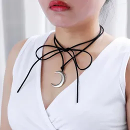 Choker svart sammet månhalsband för kvinnor halvmåne gotiska grunge smycken 2023 goth mode