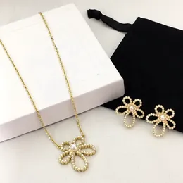 Ny designad triomphe Paris hänge halsband armband örhänge mässing guld pläterade kvinnor designer smycken set hxce03