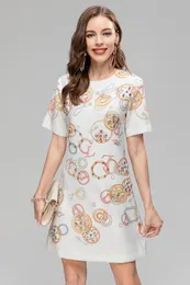 Sukienka 2023 Spring i jesień damska sukienka z koralikami moda nadrukowana okrągła szyja Krótki rękaw Elegancka sukienka Monochrome S_ XL