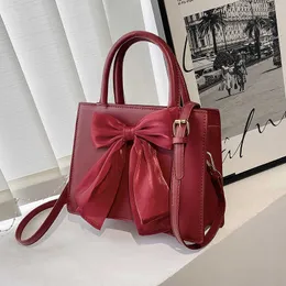 Advanced Wedding Bag Handheld Red Bride Bag Women's Summer 2022 New Butterfly Wedding Ceremony Bridesmaid Crossbody Bag 230614